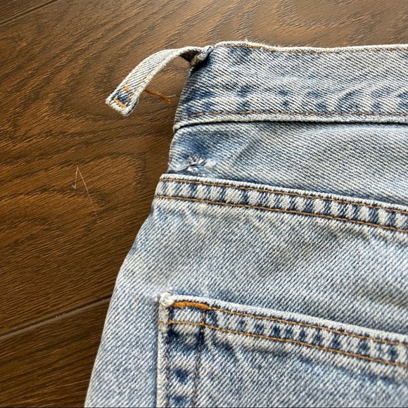 Vintage Levi’s denim shorts - Picture 4 of 5